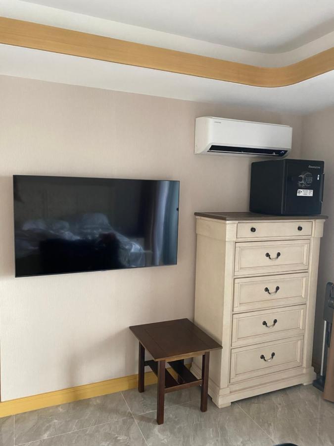 Walking Street Condo Beautiful 1 King Bedroom Angeles Exteriér fotografie